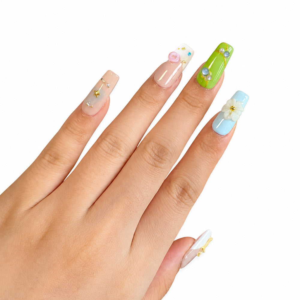 Handmade Color Block 3D White Flower Press On Nails, Green Blue Nude Long Coffin Fake Nails with Rhinestone & Gold Metal Charms, Reusable Luxury False Nail Tips
