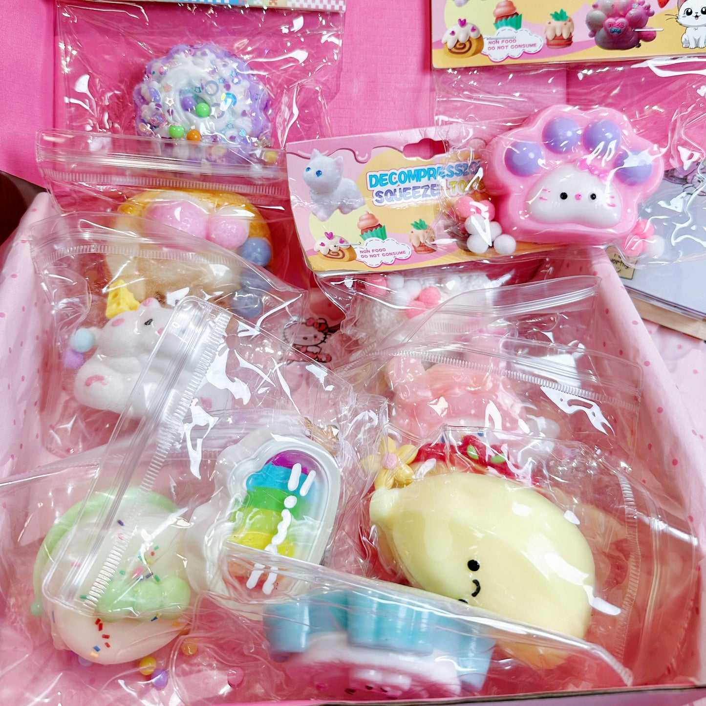 Lucky Scoop Squishy  Box – Surprise Squishy  Charms