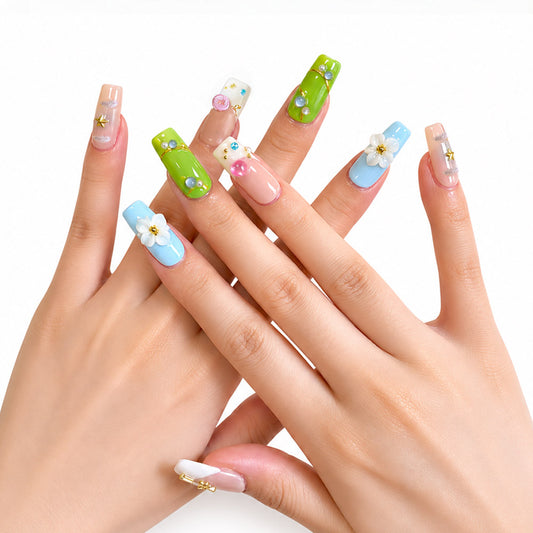 Handmade Color Block 3D White Flower Press On Nails, Green Blue Nude Long Coffin Fake Nails with Rhinestone & Gold Metal Charms, Reusable Luxury False Nail Tips